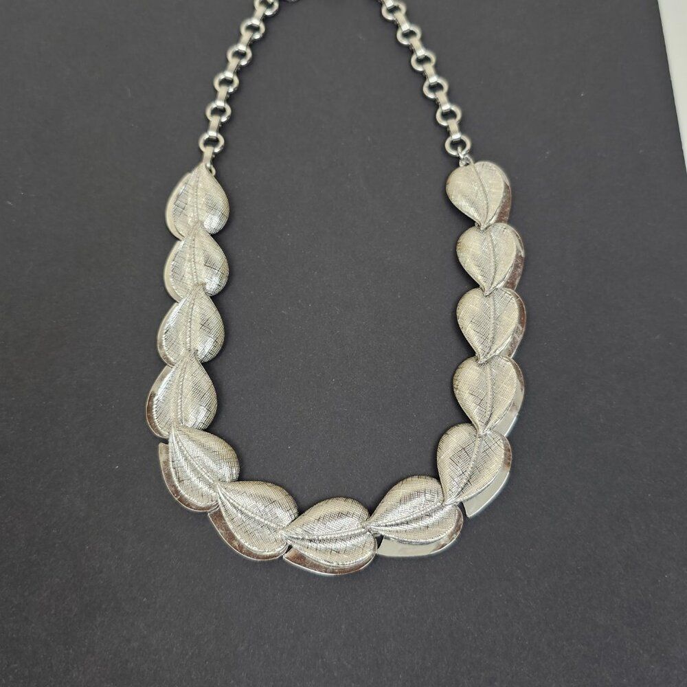 Vintage Choker Necklace Silver Tone Metal Leaf Leaves Link Smooth Textured - Picture 8 of 14